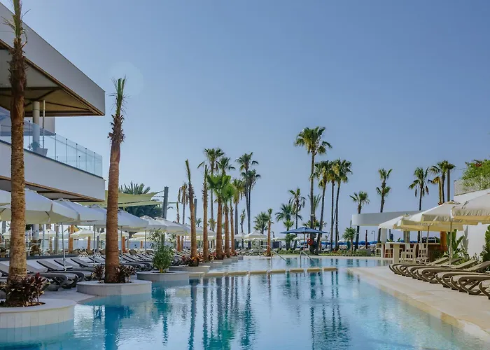 Lordos Beach Hotel & Spa