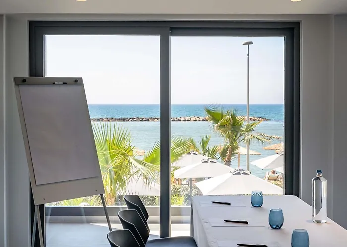 Mercure Larnaca Beach Resort